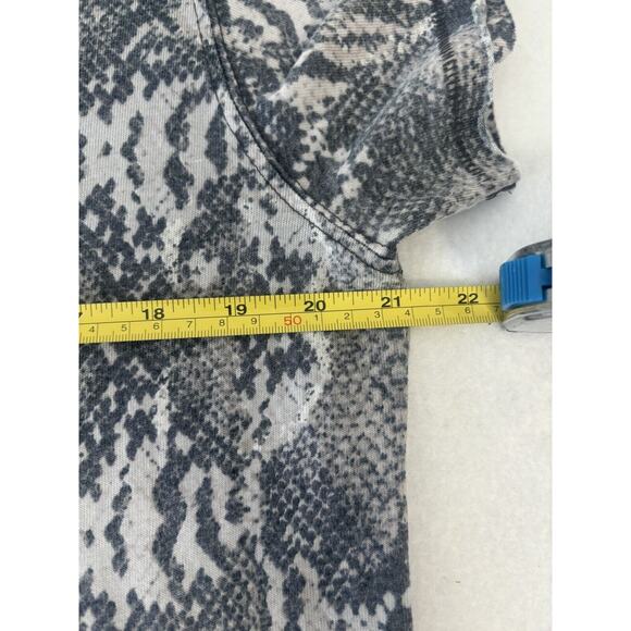 Snake Print Short‎ Sleeve Free People Medium Gray Shirt Oversized Tourist - Picture 6 of 9
